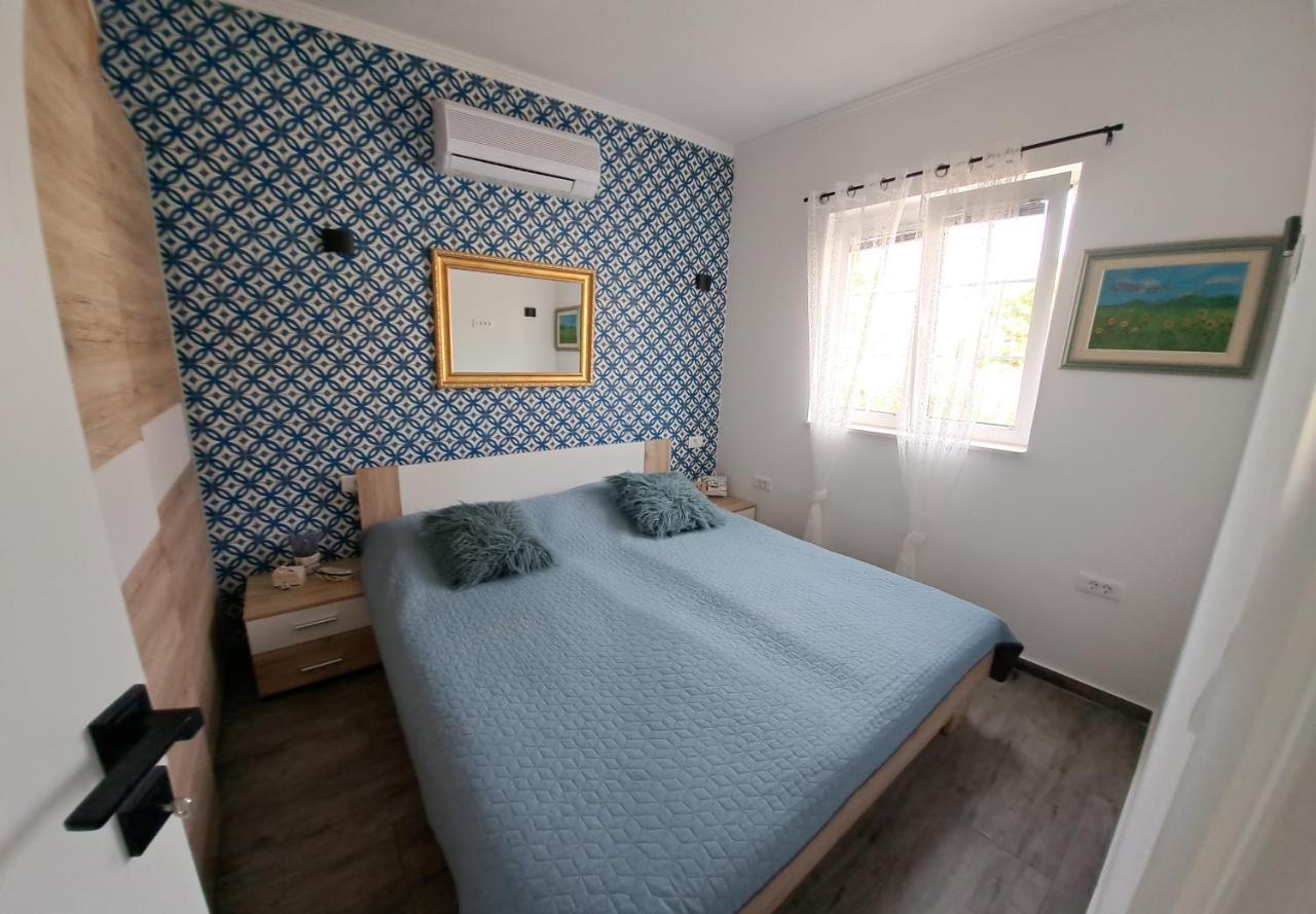 Apartments Brac Супетар Экстерьер фото
